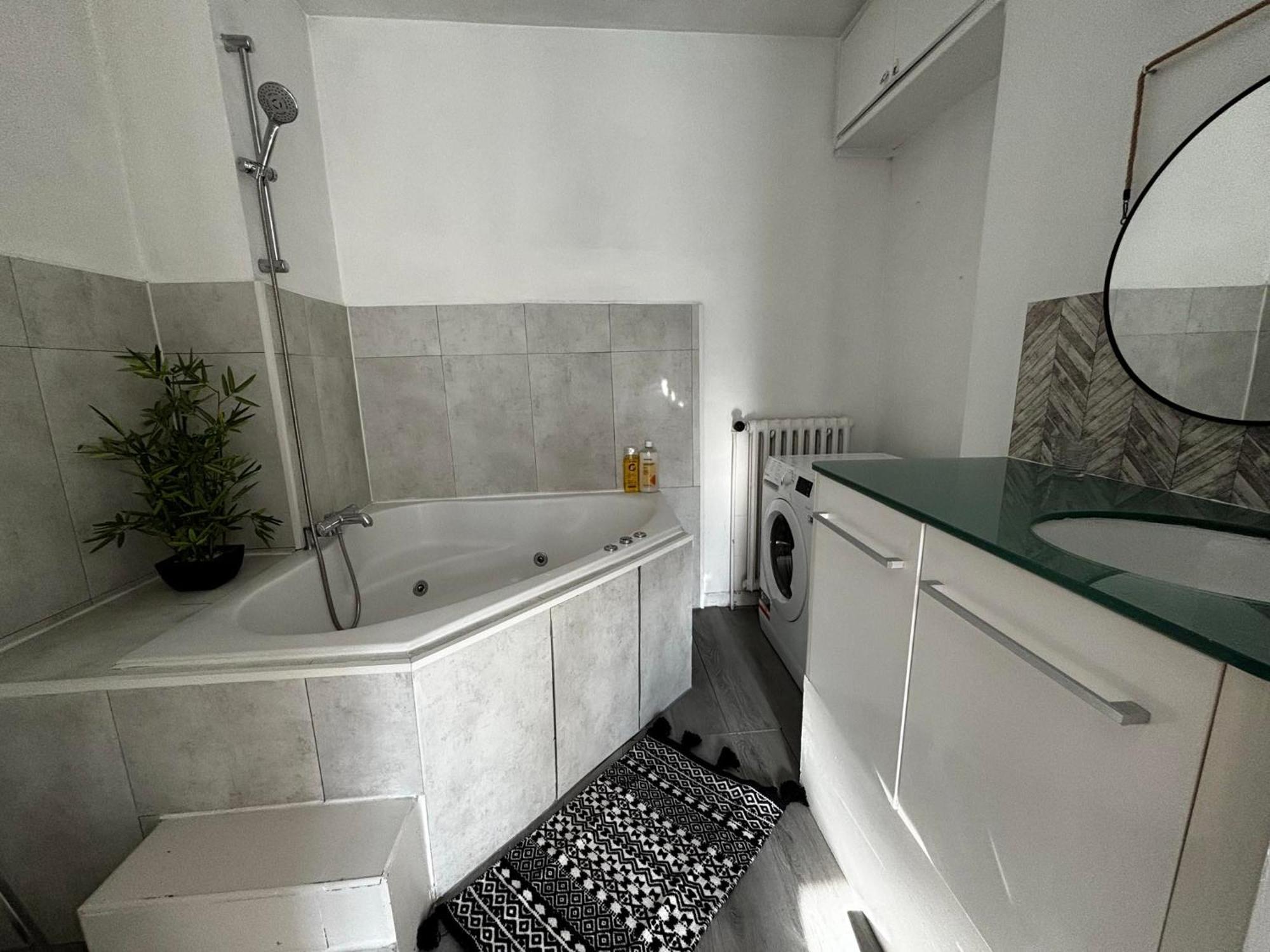 Appartement Hypercentre A 2 Min Du Lac Annecy Eksteriør bilde